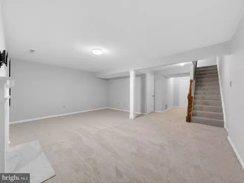 Living - 14913 Habersham Cir, Silver Spring, MD 20906 photo 4 of 6