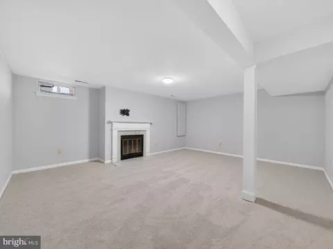 Living - 14913 Habersham Cir, Silver Spring, MD 20906 photo 5 of 6