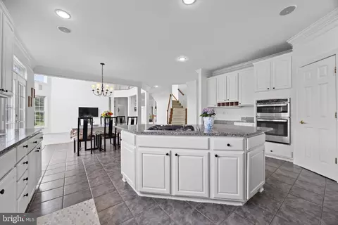 Kitchen - 401 Calloway Ct, Ashton, MD 20861 photo 5 of 9