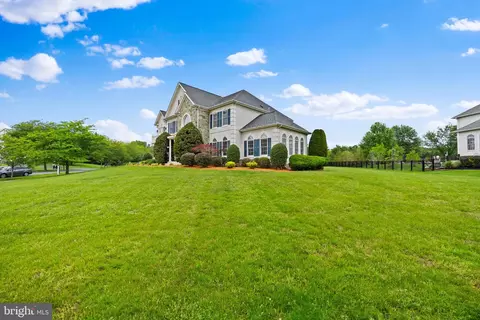 Exterior - 401 Calloway Ct, Ashton, MD 20861 photo 7 of 8