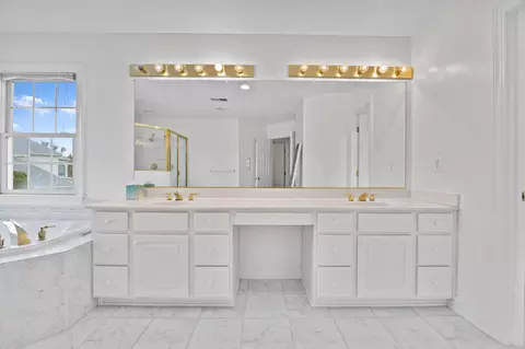 Bath - 401 Calloway Ct, Ashton, MD 20861 photo 6 of 13