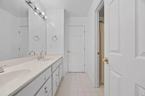 Bath - 401 Calloway Ct, Ashton, MD 20861 photo 10 of 13