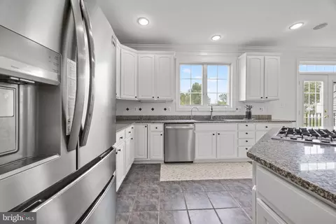 Kitchen - 401 Calloway Ct, Ashton, MD 20861 photo 3 of 9