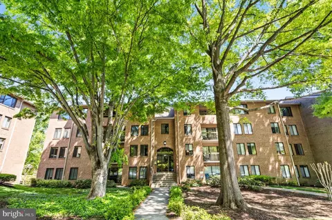 5817 Edson Ln #101, Rockville, MD 20852