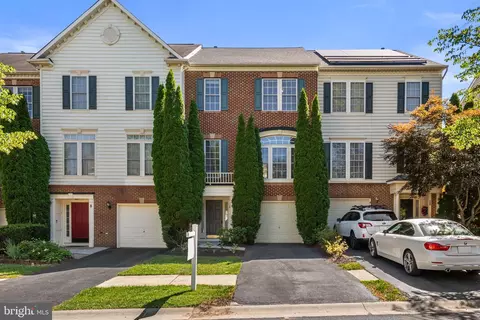10 Rockingham Ct, Germantown, MD 20874