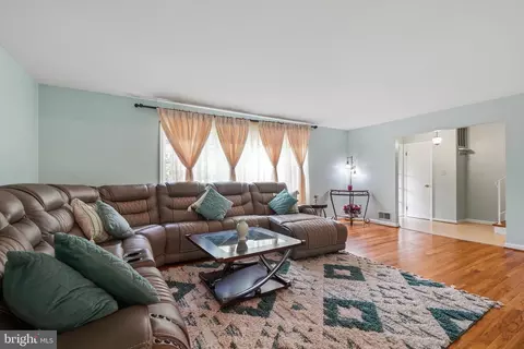 Entry Way - 12131 David Dr, Silver Spring, MD 20904 photo 2 of 5