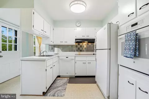 Kitchen - 12131 David Dr, Silver Spring, MD 20904 photo 1 of 2