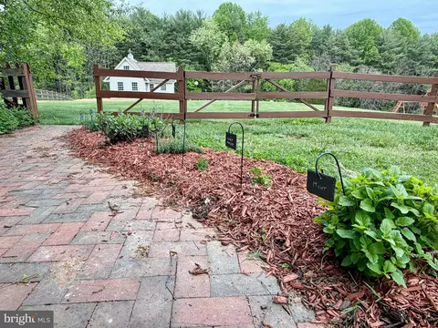 Exterior - 15425 Conrad Spring Rd, Boyds, MD 20841 photo 3 of 5