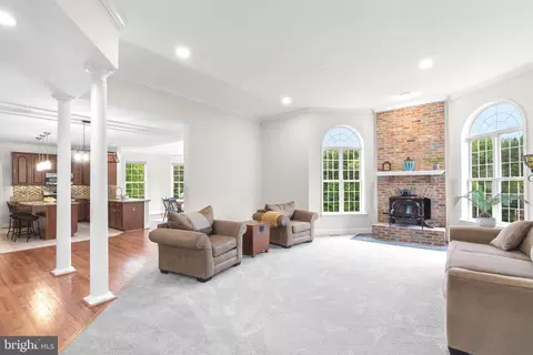 Living - 15425 Conrad Spring Rd, Boyds, MD 20841 photo 1 of 2