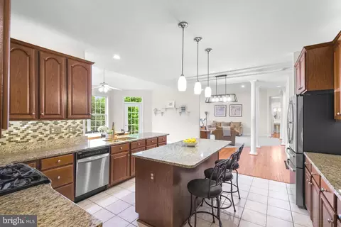 Kitchen - 15425 Conrad Spring Rd, Boyds, MD 20841 photo 3 of 4