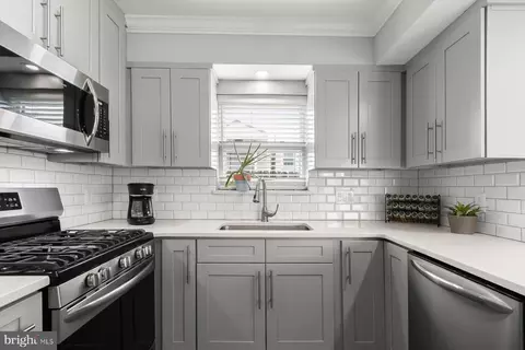 Kitchen - 513 Gilmoure Dr, Silver Spring, MD 20901 photo 2 of 5