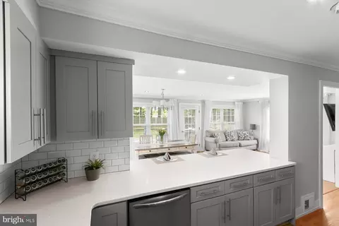 Kitchen - 513 Gilmoure Dr, Silver Spring, MD 20901 photo 3 of 5
