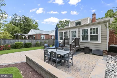 Exterior - 513 Gilmoure Dr, Silver Spring, MD 20901 photo 6 of 12