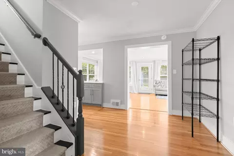 Entry Way - 513 Gilmoure Dr, Silver Spring, MD 20901 photo 6 of 11