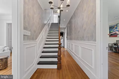 Entry Way - 1102 Edgevale Rd, Silver Spring, MD 20910 photo 1 of 7