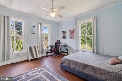 Bedroom - 1102 Edgevale Rd, Silver Spring, MD 20910 photo 5 of 9