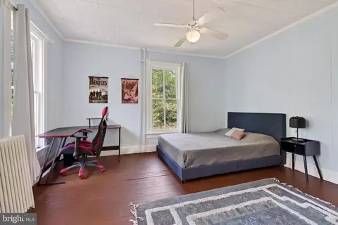 Bedroom - 1102 Edgevale Rd, Silver Spring, MD 20910 photo 6 of 9