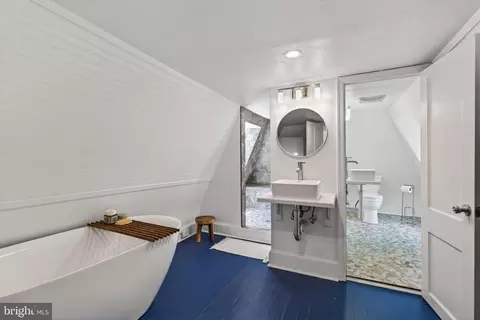 Bath - 1102 Edgevale Rd, Silver Spring, MD 20910 photo 2 of 7