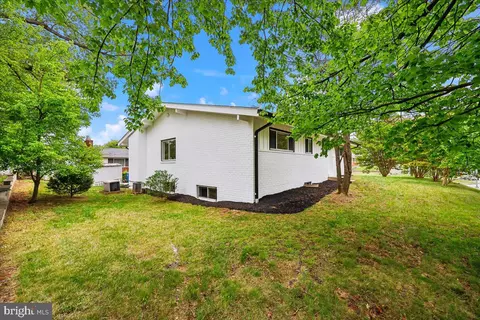 Exterior - 1105 Lamberton Dr, Silver Spring, MD 20902 photo 5 of 22