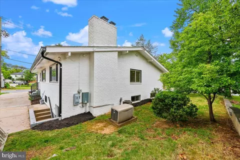 Exterior - 1105 Lamberton Dr, Silver Spring, MD 20902 photo 4 of 22