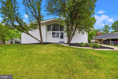 1105 Lamberton Dr, Silver Spring, MD 20902
