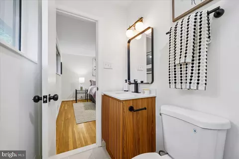 Bath - 1105 Lamberton Dr, Silver Spring, MD 20902 photo 3 of 7