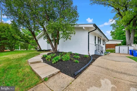 Exterior - 1105 Lamberton Dr, Silver Spring, MD 20902 photo 9 of 22