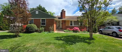 10027 Kensington Pkwy, Kensington, MD 20895