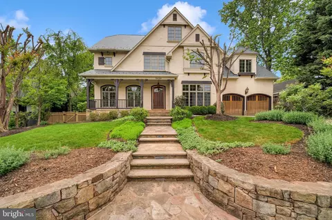 5420 Moorland Ln, Bethesda, MD 20814