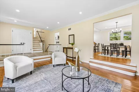 1705 Crestview, Potomac, MD 20854