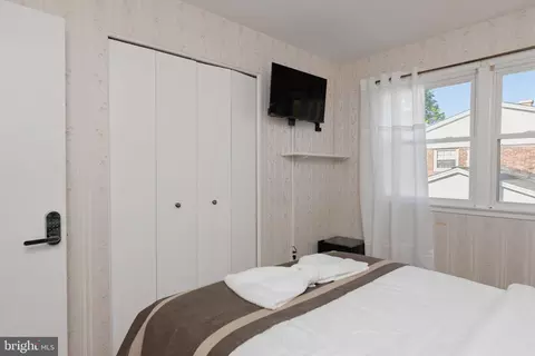 Bedroom - 13323 Foxhall Dr, Silver Spring, MD 20906 photo 7 of 9