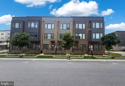16136 Columbus Ave, Derwood, MD 20855