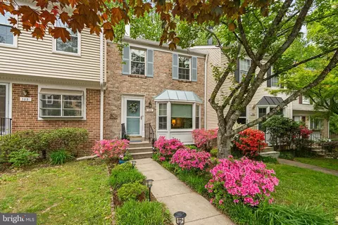 104 Kestrel Ct, Gaithersburg, MD 20879