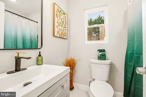 Bath - 1202 Burton St, Silver Spring, MD 20910 photo 5 of 8