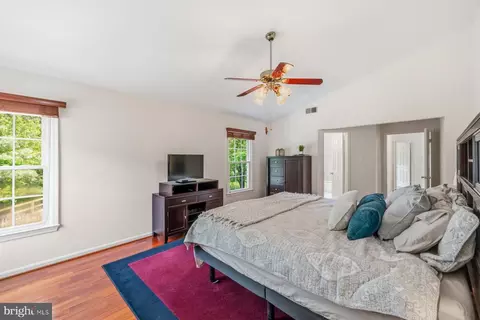 Bedroom - 17709 Crystal Spring Ter, Ashton, MD 20861 photo 9 of 9