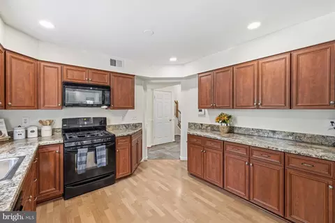Kitchen - 17709 Crystal Spring Ter, Ashton, MD 20861 photo 4 of 5