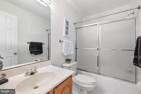 Bath - 17709 Crystal Spring Ter, Ashton, MD 20861 photo 2 of 4