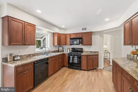 Kitchen - 17709 Crystal Spring Ter, Ashton, MD 20861 photo 3 of 5