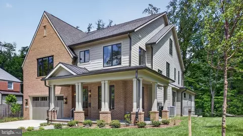 7601 Maryknoll Ave, Bethesda, MD 20817