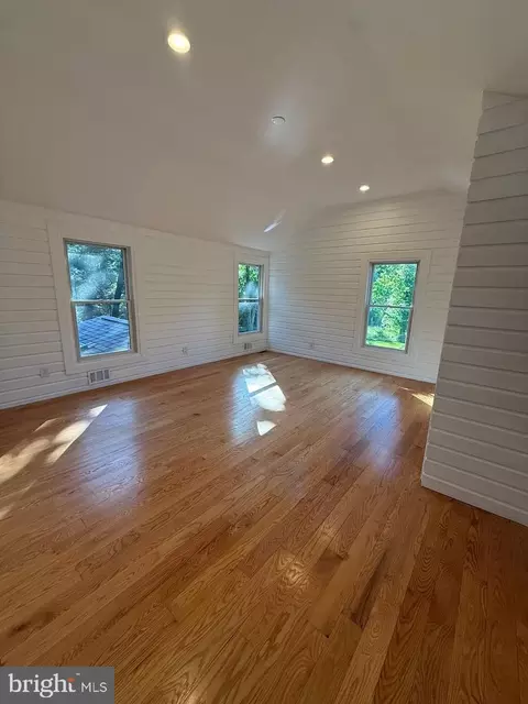 Other - 10420 Oaklyn Dr, Potomac, MD 20854 photo 3 of 10