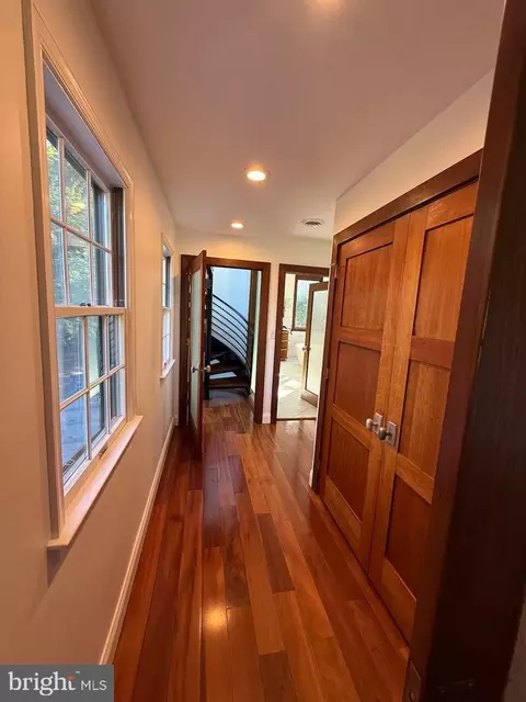 Entry Way - 10420 Oaklyn Dr, Potomac, MD 20854 photo 2 of 2