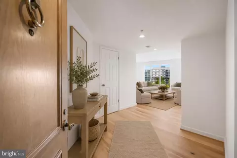 5000 Battery Ln #704, Bethesda, MD 20814