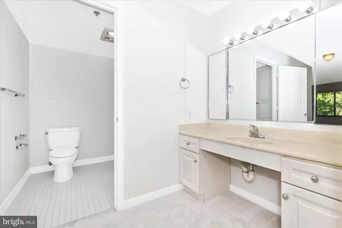 Bath - 14809 Pennfield Cir #309, Silver Spring, MD 20906 photo 1 of 4