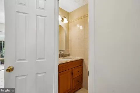 Entry Way - 13311 Hathaway Dr, Silver Spring, MD 20906 photo 2 of 3