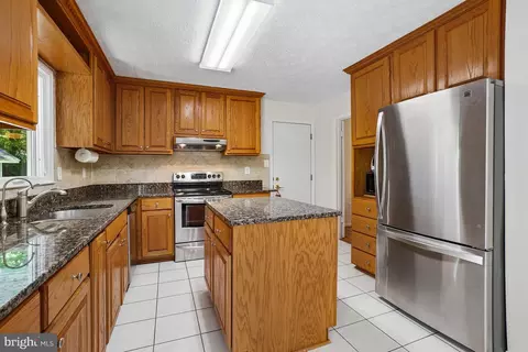 Kitchen - 13311 Hathaway Dr, Silver Spring, MD 20906 photo 2 of 4