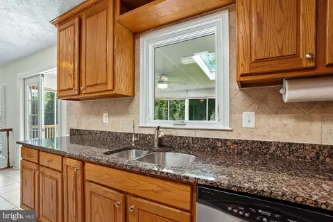 Kitchen - 13311 Hathaway Dr, Silver Spring, MD 20906 photo 3 of 4