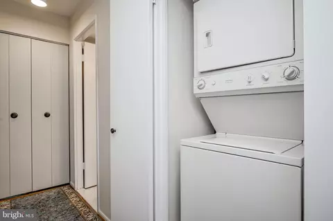 15100 Interlachen Dr #4-521, Silver Spring, MD 20906 photo 38