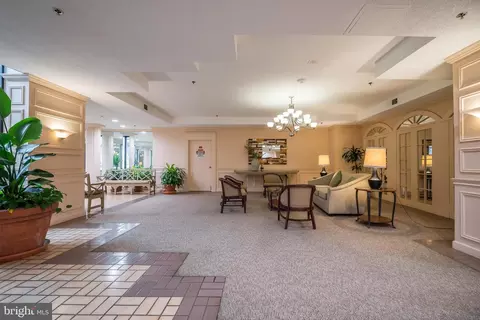 15100 Interlachen Dr #4-521, Silver Spring, MD 20906 photo 5