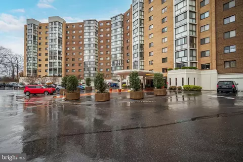 15100 Interlachen Dr #4-521, Silver Spring, MD 20906 photo 3