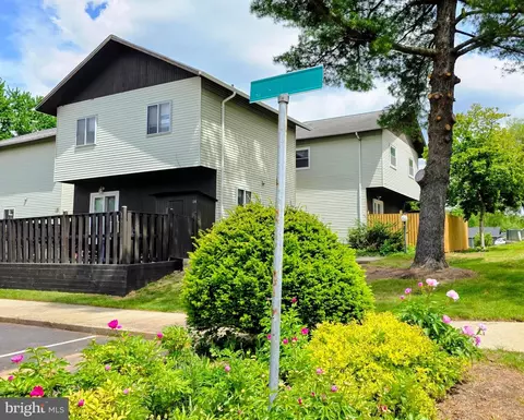 14 Standard Ct #57, Gaithersburg, MD 20877
